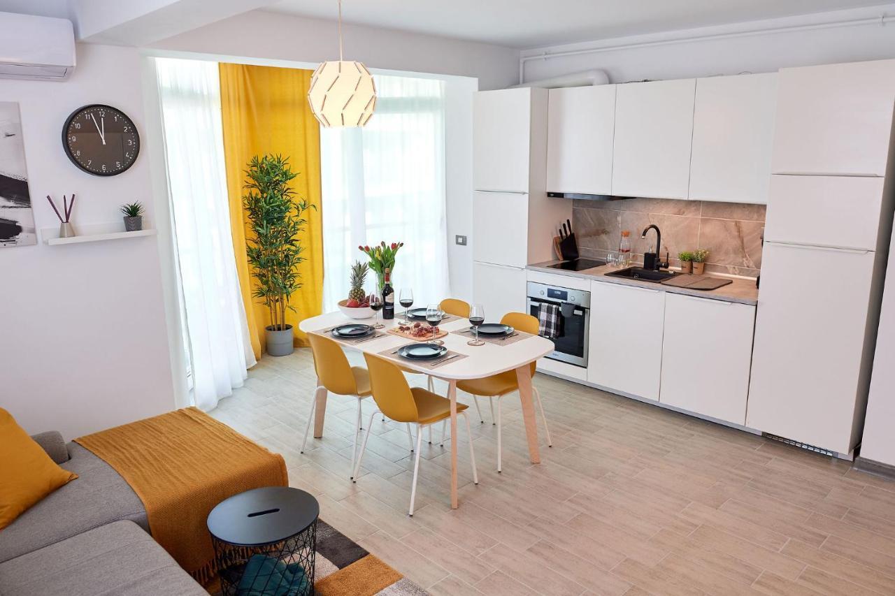 Fineloft Sea View Apartment-Spa N Pools Beach Resort Navodari Bagian luar foto